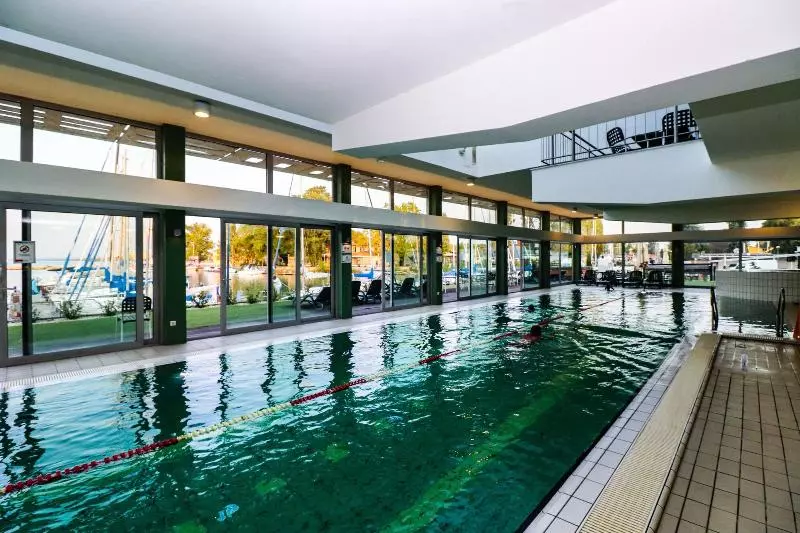 ホテル Yacht Wellness & Business