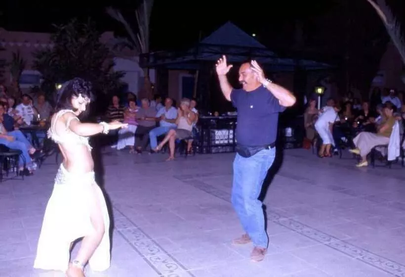 مسافرخانه Palmeraie