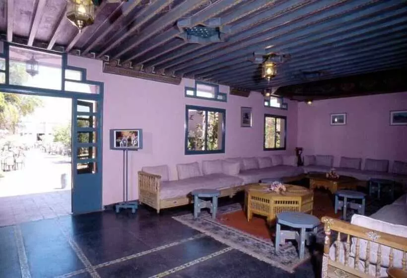 مسافرخانه Palmeraie