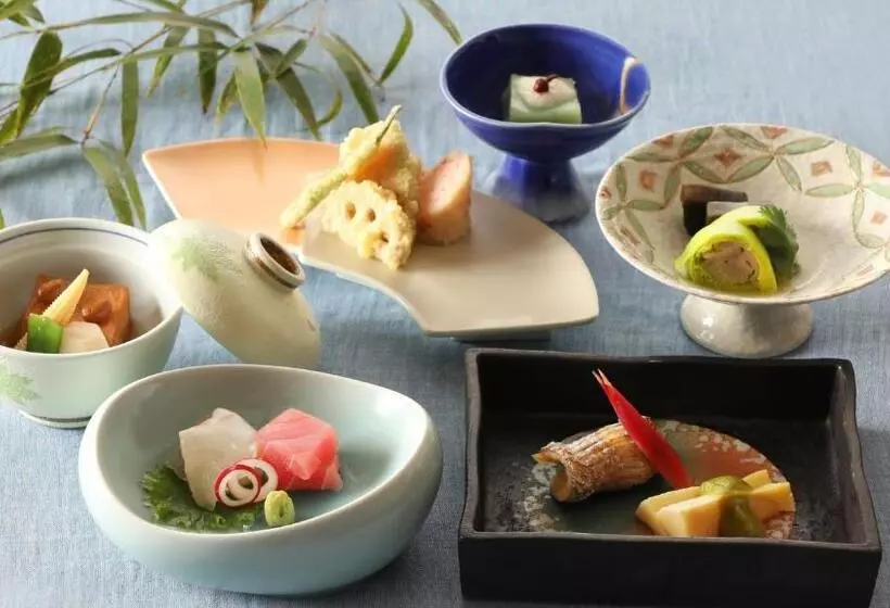 هتل Ana Crowne Plaza Okayama, An Ihg