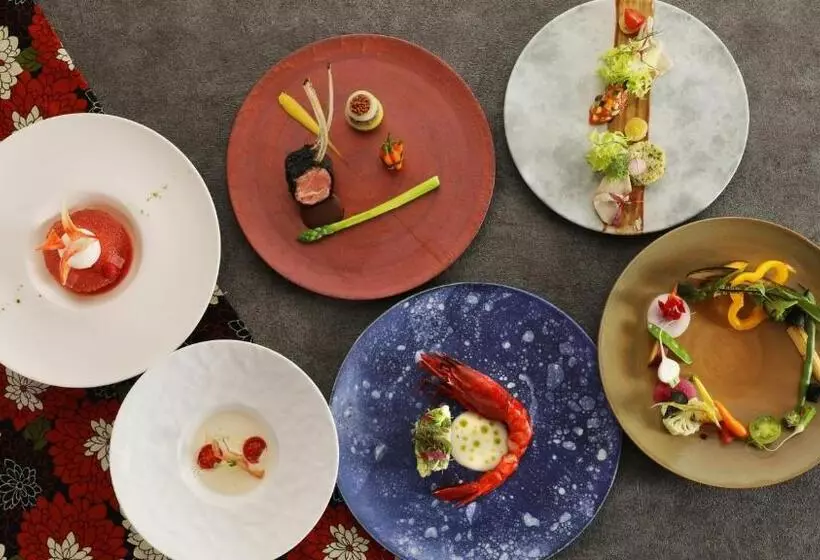 هتل Ana Crowne Plaza Okayama, An Ihg