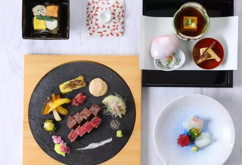 هتل Ana Crowne Plaza Okayama, An Ihg