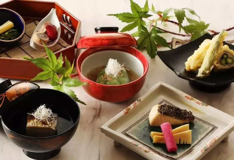 هتل Ana Crowne Plaza Okayama, An Ihg