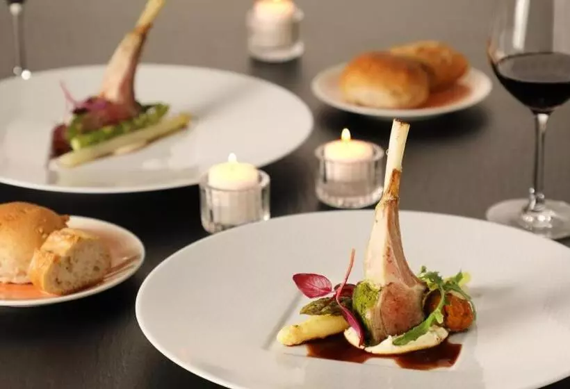 هتل Ana Crowne Plaza Okayama, An Ihg