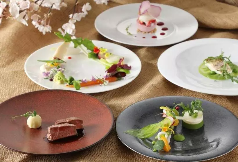 هتل Ana Crowne Plaza Okayama, An Ihg