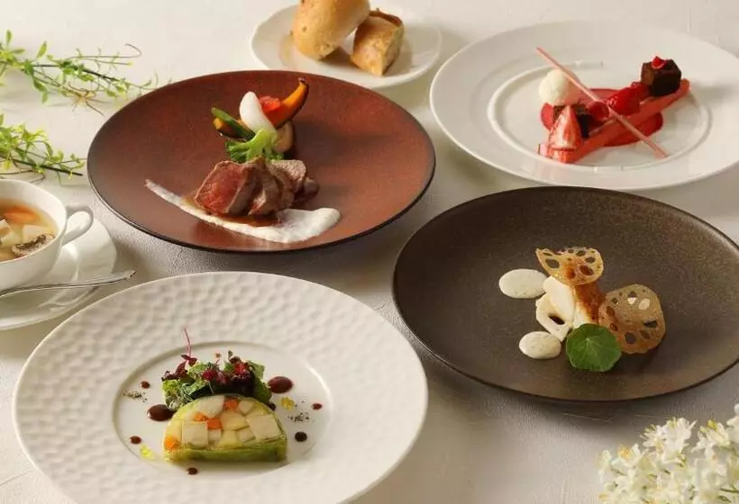 هتل Ana Crowne Plaza Okayama, An Ihg