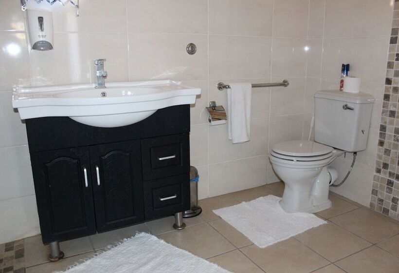 فندق Bluewater Beachfront Guesthouse