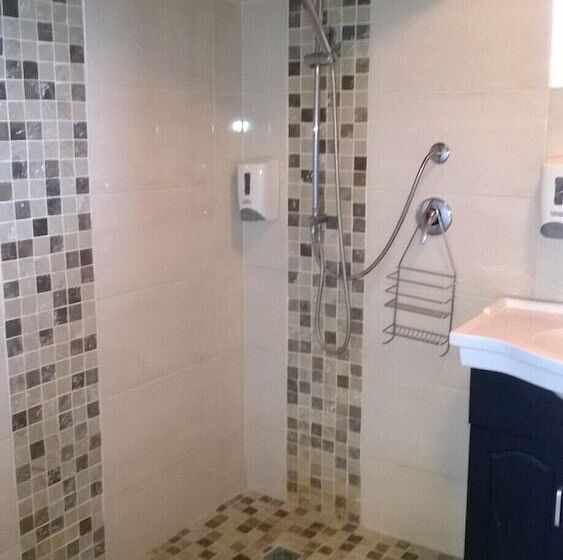 فندق Bluewater Beachfront Guesthouse