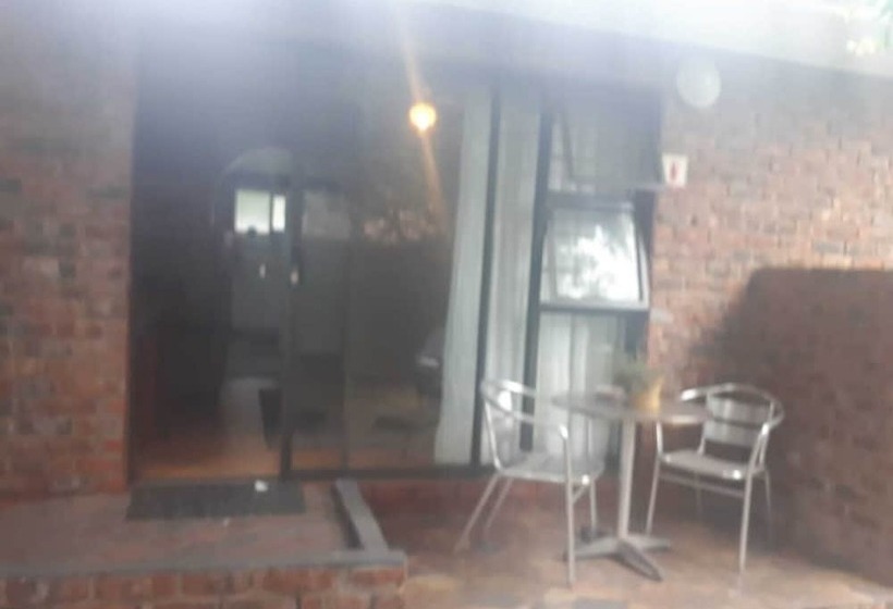 فندق Bluewater Beachfront Guesthouse