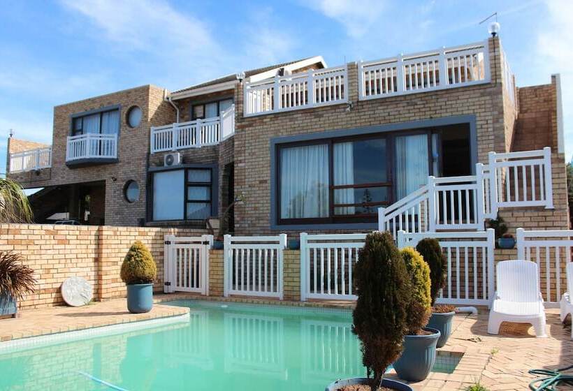 فندق Bluewater Beachfront Guesthouse