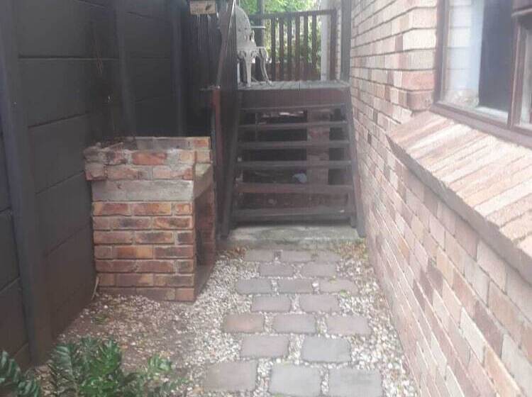 فندق Bluewater Beachfront Guesthouse