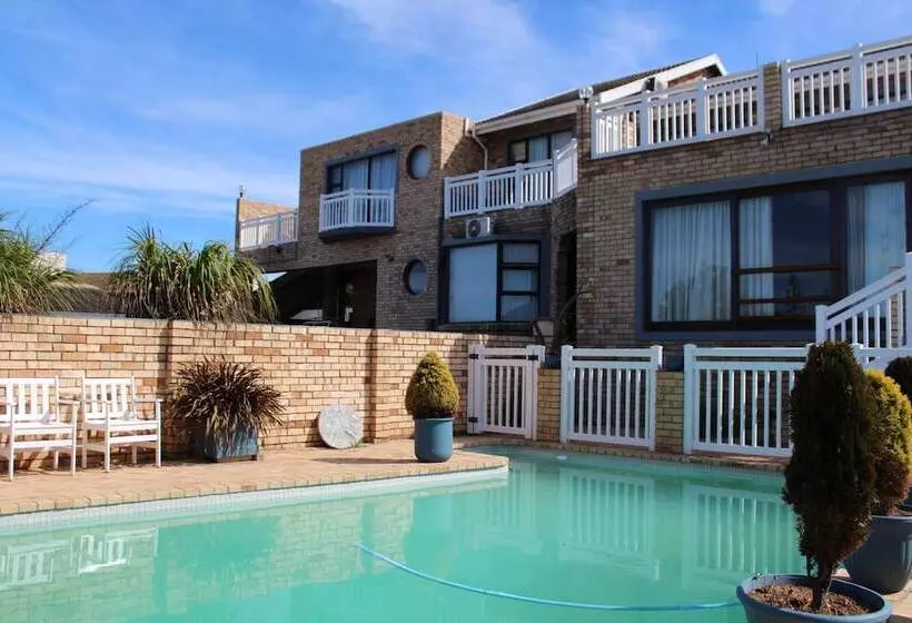 ホテル Bluewater Beachfront Guesthouse