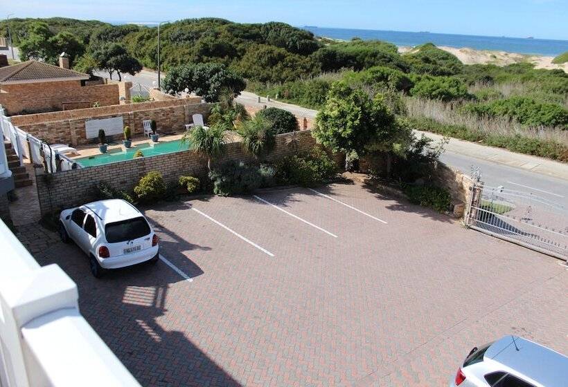 فندق Bluewater Beachfront Guesthouse