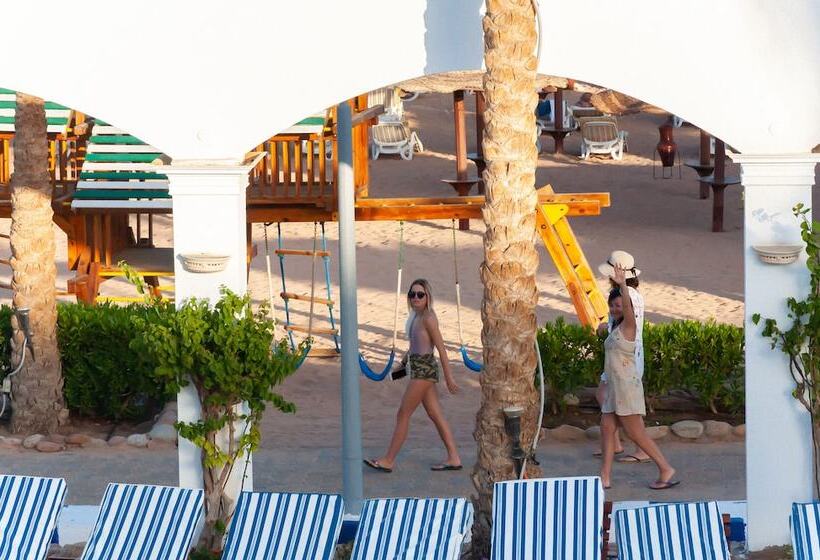 هتل Coral Beach Resort Montazah