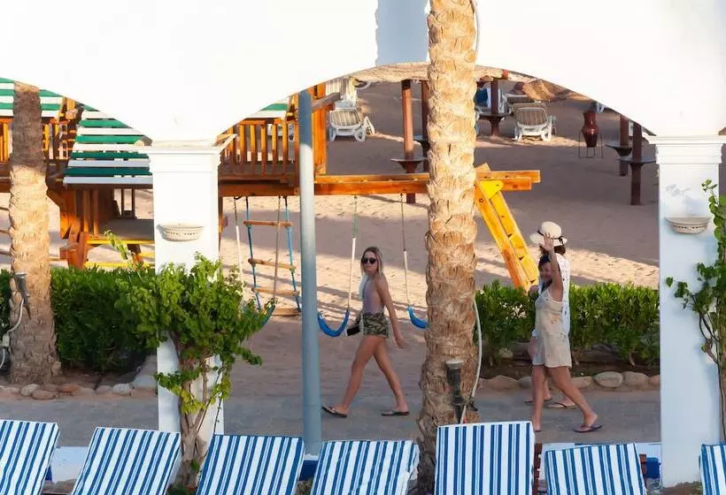 هتل Coral Beach Resort Montazah