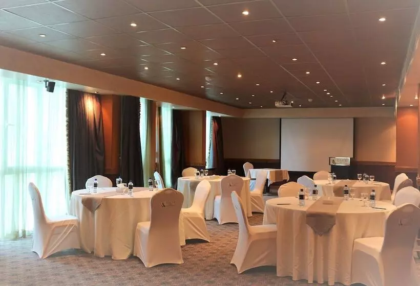 هتل Elite Seef Residence And