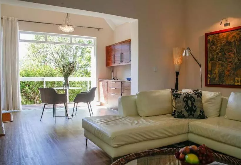 Отель Falcons View Manor