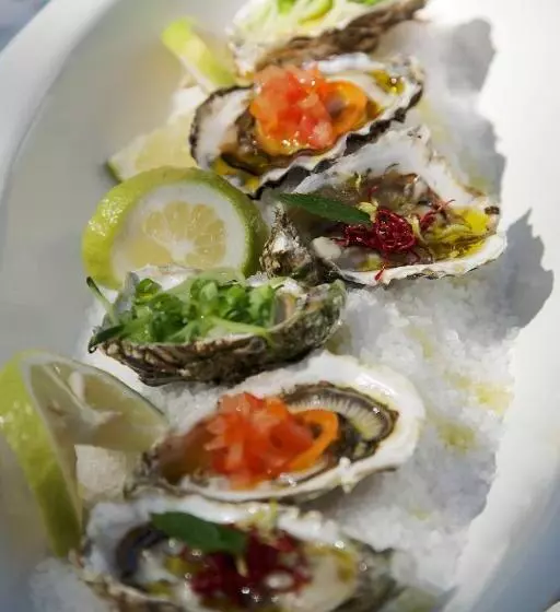 Отель Falcons View Manor