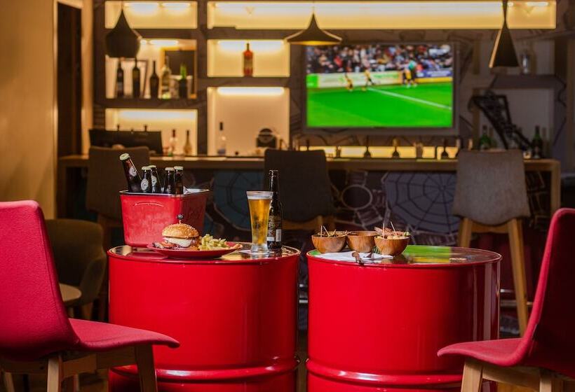 Отель Ibis Casa Sidi Maarouf