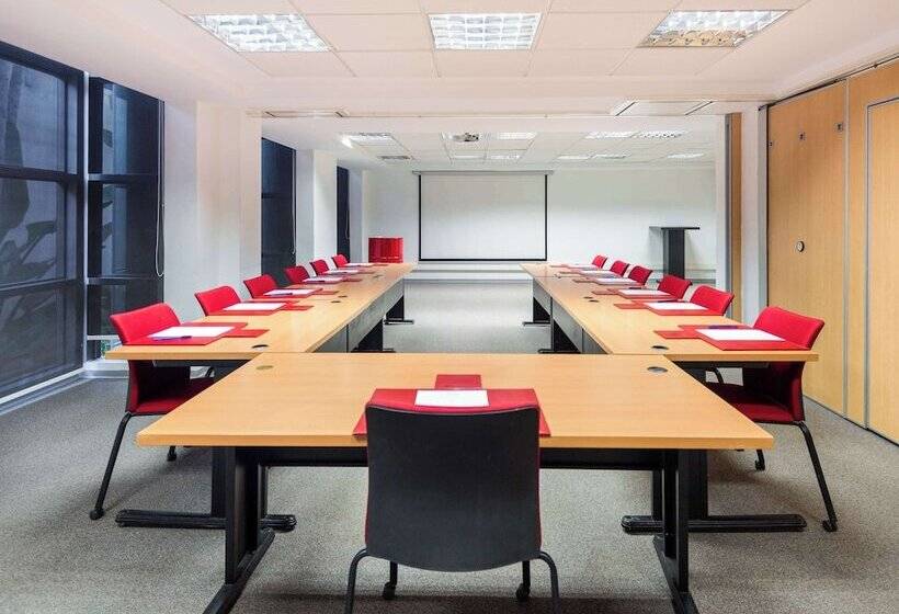 Отель Ibis Casa Sidi Maarouf