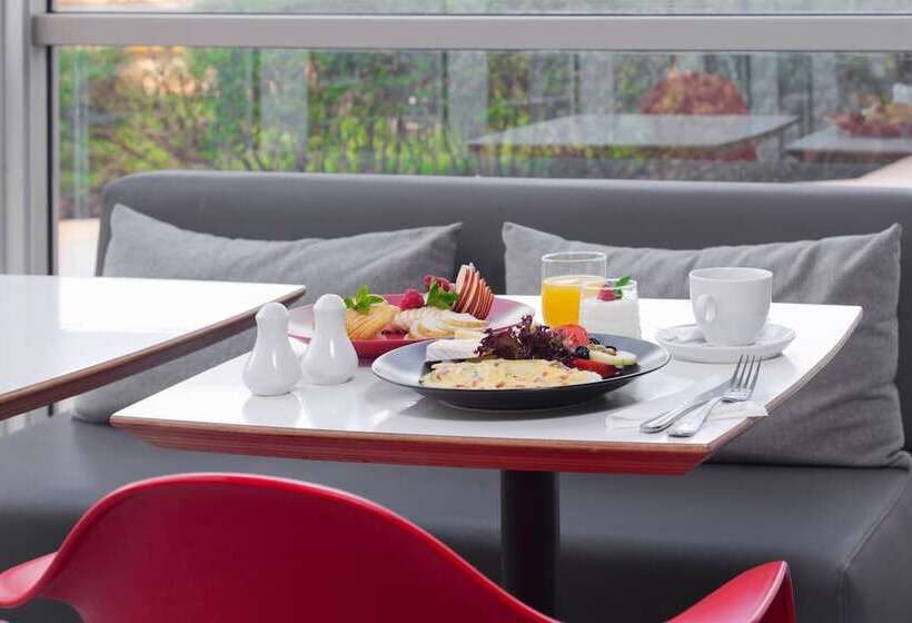 Отель Ibis Casa Sidi Maarouf