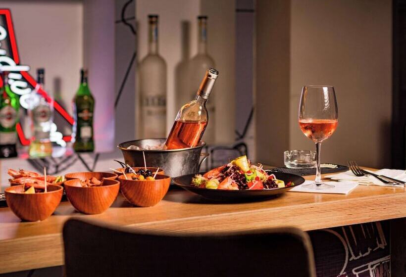 Отель Ibis Casa Sidi Maarouf