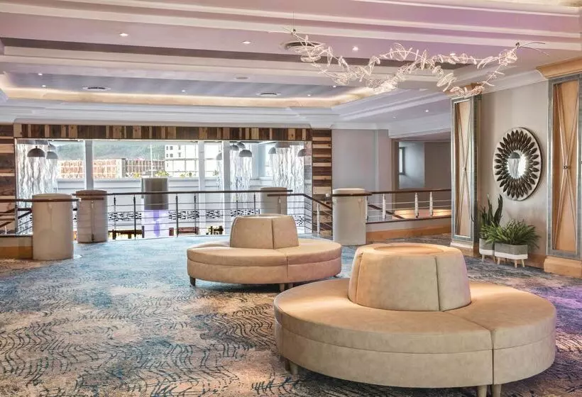 Le Suffren Hotel & Marina