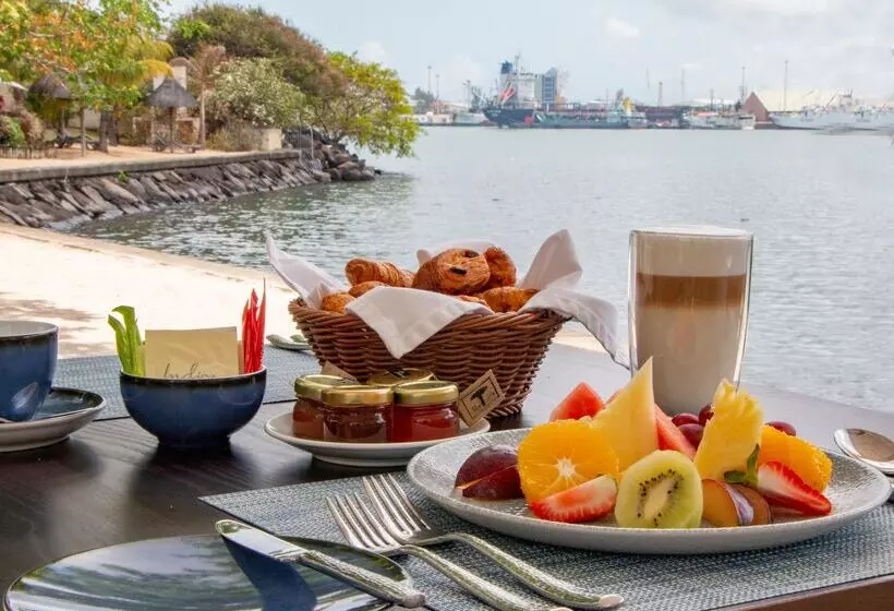 Le Suffren Hotel & Marina