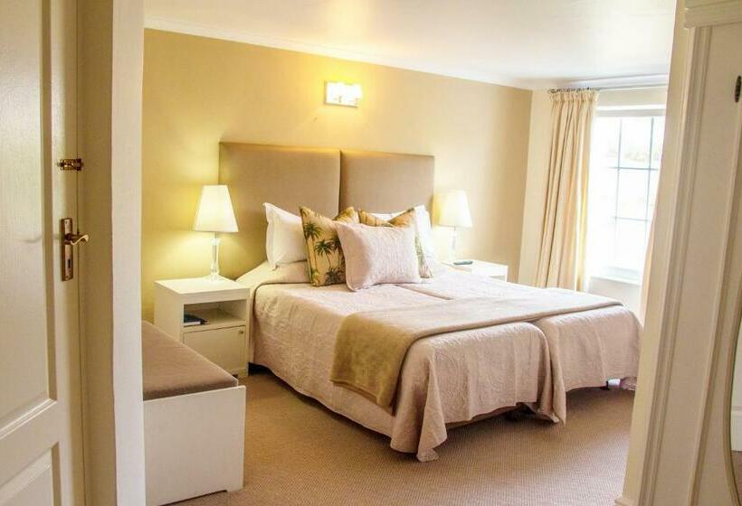 Отель Milkwood Manor On Sea