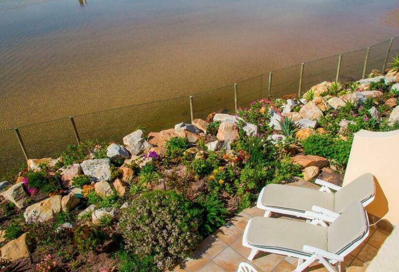 Отель Milkwood Manor On Sea