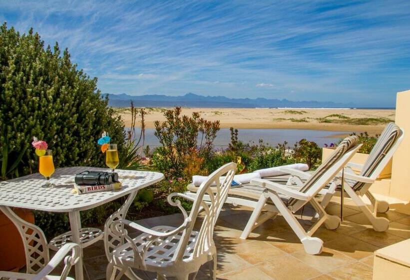 Отель Milkwood Manor On Sea