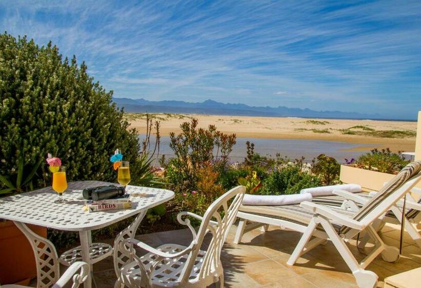 Отель Milkwood Manor On Sea