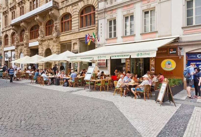 هتل Prague Inn