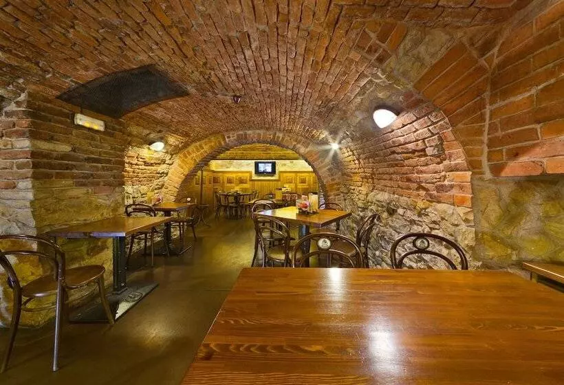 هتل Prague Inn