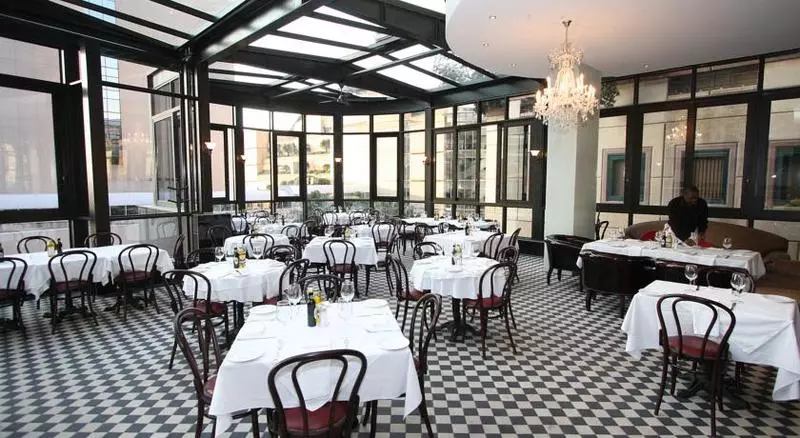 Hotel Raphael Suites