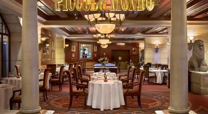 Hotel Raphael Suites