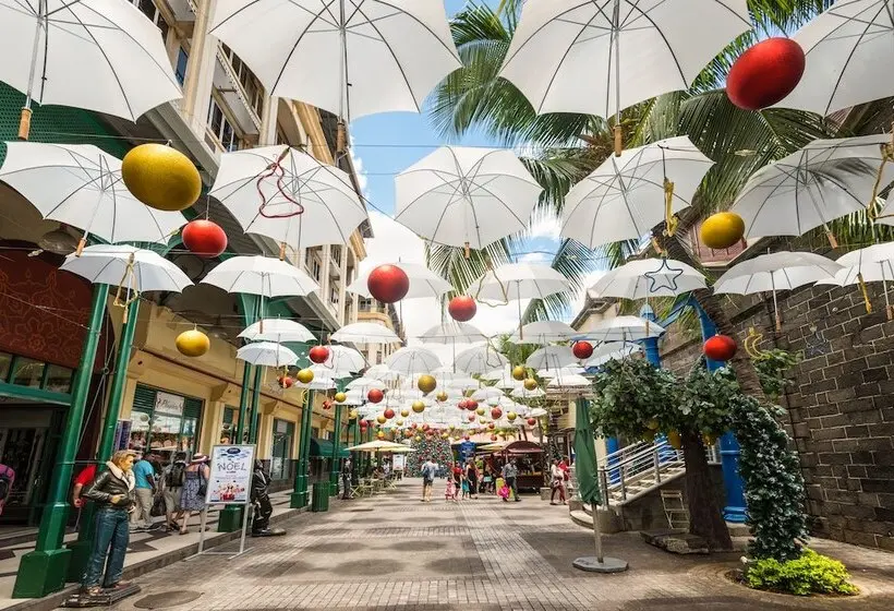 Le Suffren Hotel & Marina