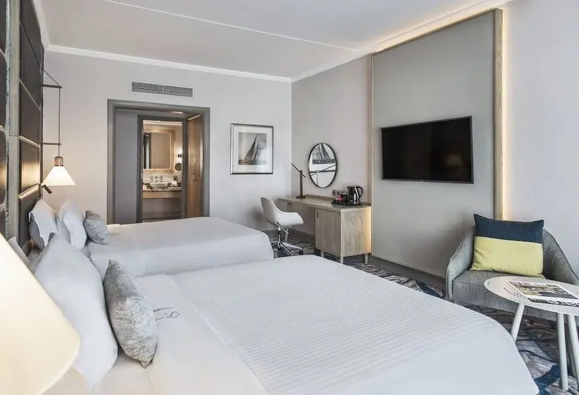 Le Suffren Hotel & Marina