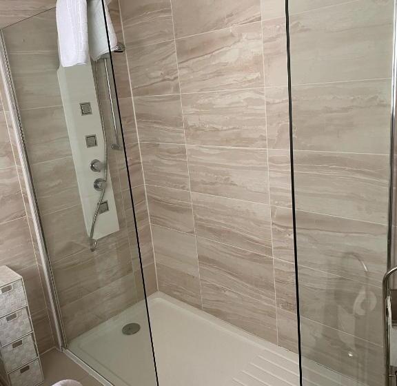 Crowwood Hotel And Alba Restaurant