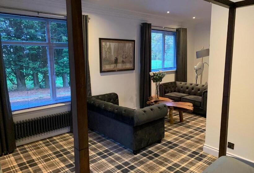 Crowwood Hotel And Alba Restaurant