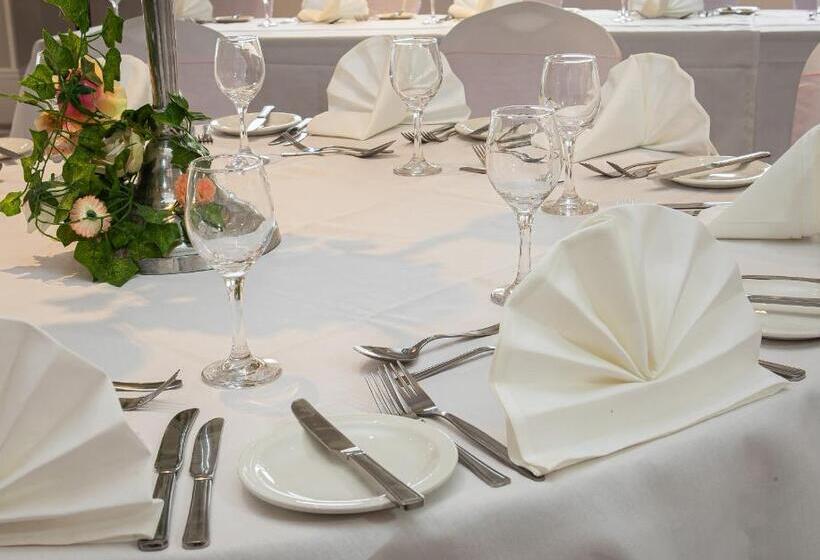 Crowwood Hotel And Alba Restaurant