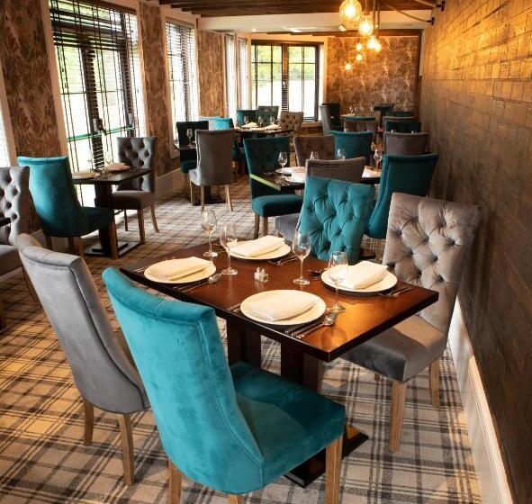 Crowwood Hotel And Alba Restaurant