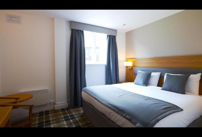 Crowwood Hotel And Alba Restaurant