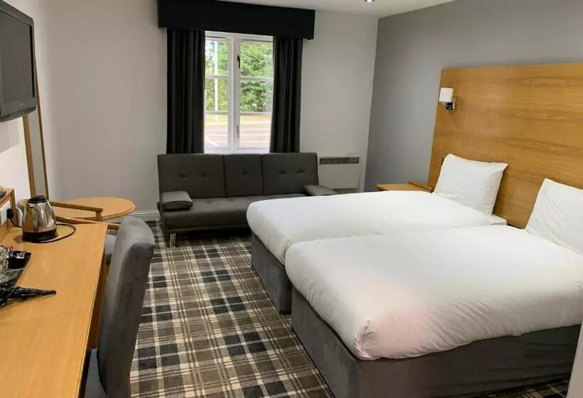 Crowwood Hotel And Alba Restaurant