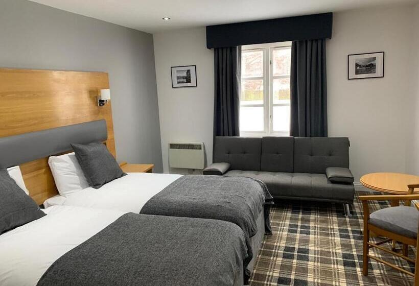 Crowwood Hotel And Alba Restaurant