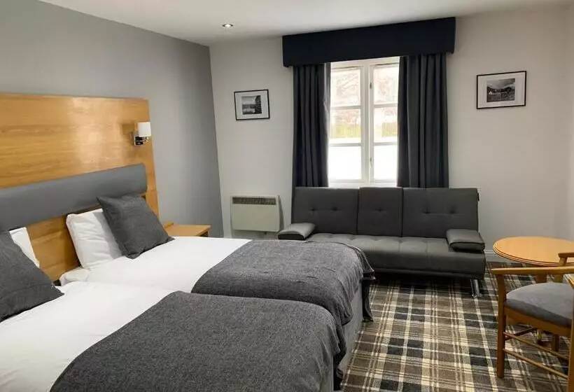 Crowwood Hotel And Alba Restaurant