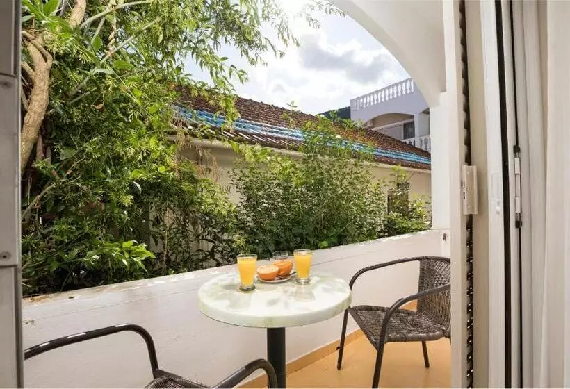 Отель Bella Vista Beach