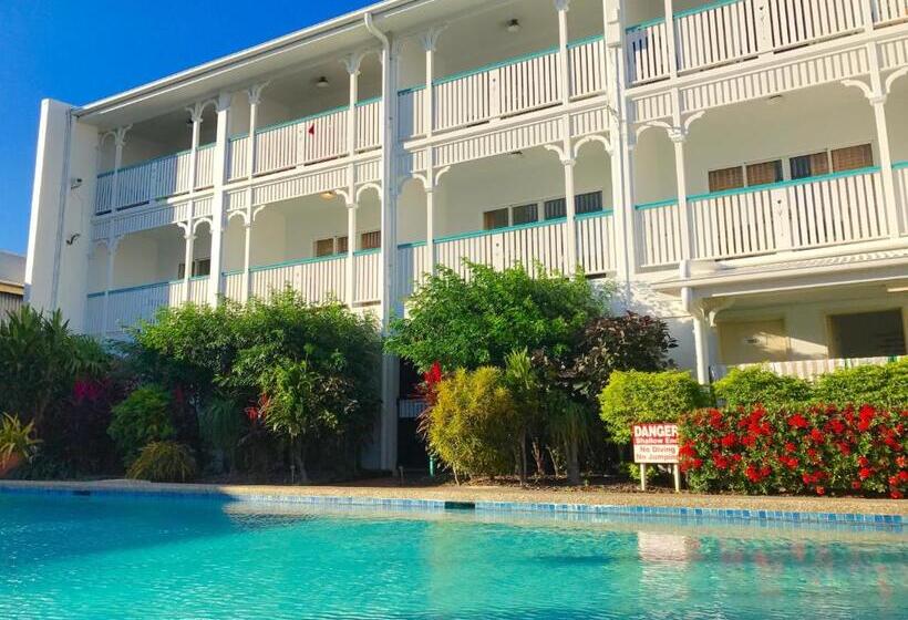 בית מלון כפרי City Terraces Cairns
