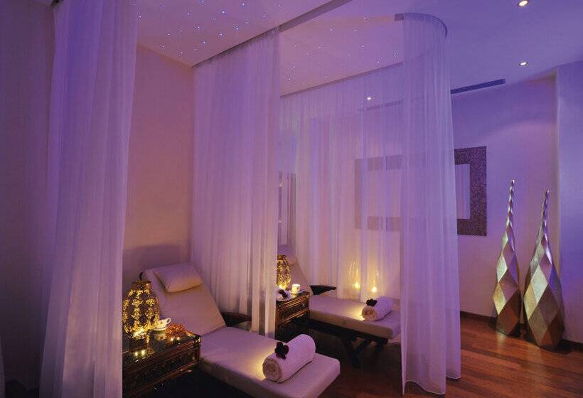 هتل Constantinou Bros Pioneer Beach