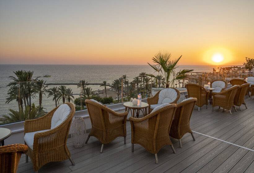 هتل Constantinou Bros Pioneer Beach